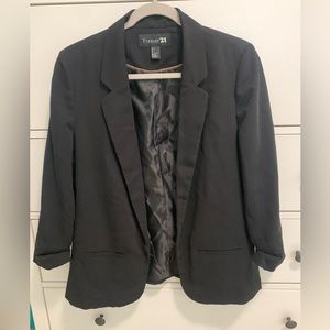 Forever 21 Women’s Crop sleeve Blazer. Size Large.